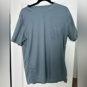 Vuori Men’s shirt size M